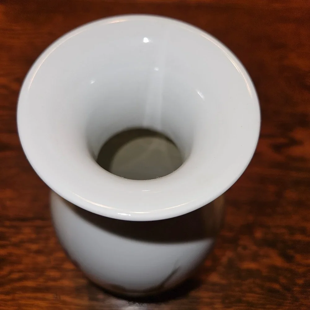Vintage Jingdezhen Chinese Porcelain Bud Vase Birds and Flowers White 10‎ Inch